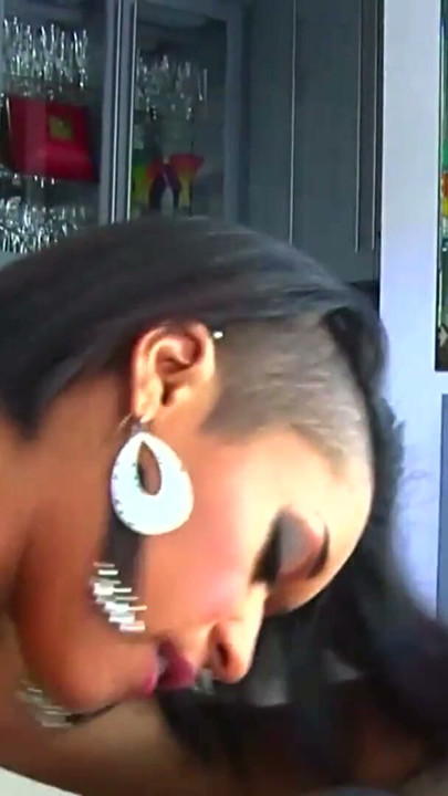 Skin Diamond elsker å fortjene sæd | Klipp 2
