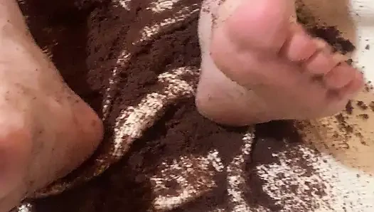 Feet Feet Feet in the Cake