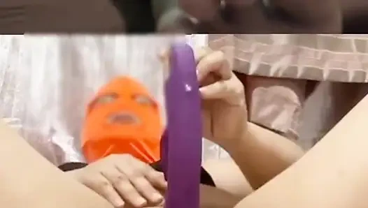 Evli kadın tek başınayken videomu izliyor