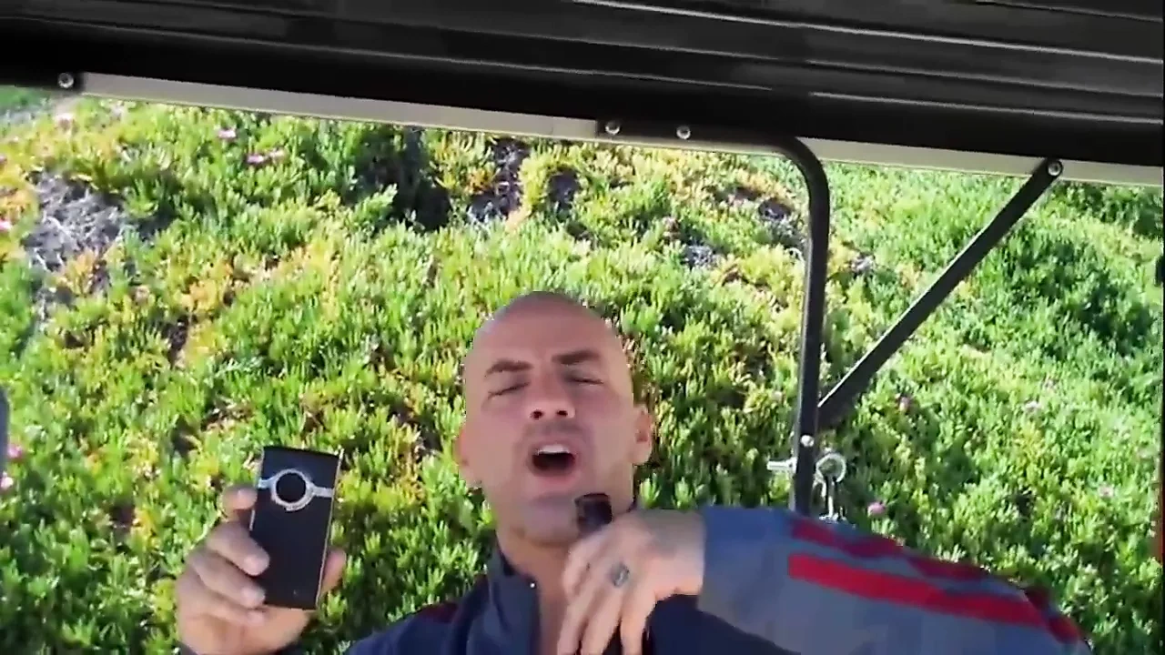 令人惊叹的丰满学生喜欢公共场合性爱