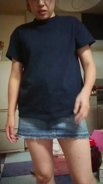 Sono una dilettante principiante. Mi eccito quando guardo.