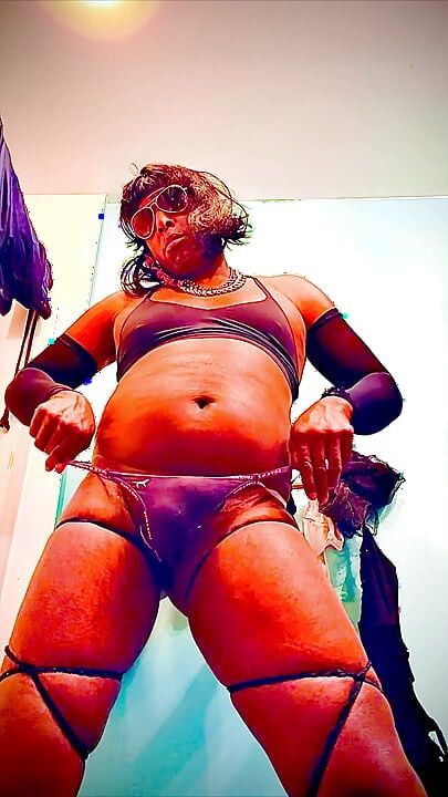 Ts Cleo sissy ball drainer