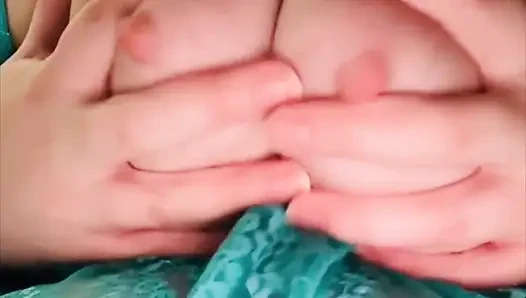 Сосу мои собственные соски