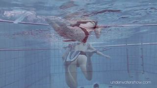 Roxalana chech in scuba diving in piscina