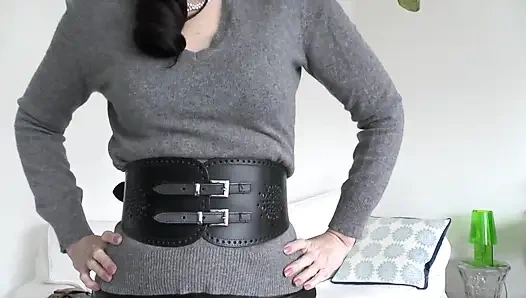 Примерка ремня в гостиной, часть 3, леди Виктория Валенте