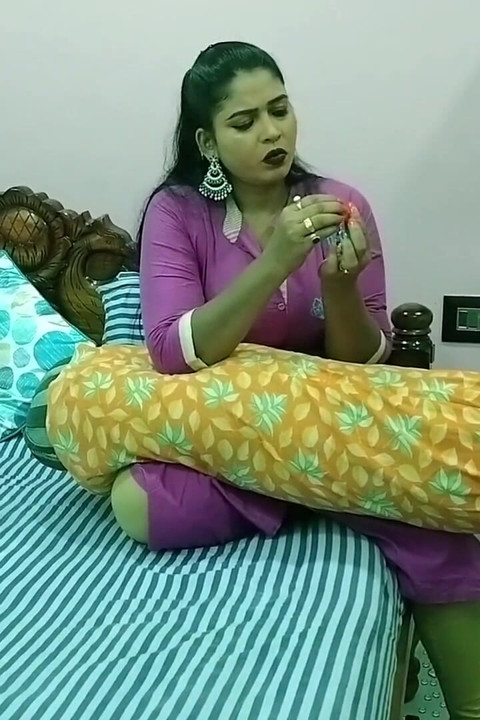 Desi Bank Officer Fucking Beautiful Bhabhi! Reality Sex