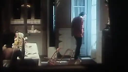 İyi şık, iyi tarz, ama... Sürtükler!! (1983)