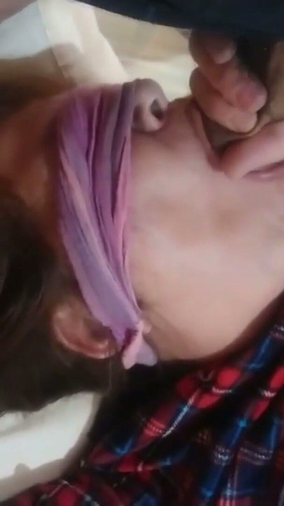 I get big cumshots in my mouth and face, they bathe me in semen and I swallow it | Clip 1