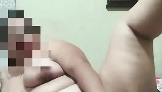 Мое первое двойное проникновение с игрушками