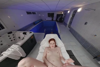 18vr seksi masöz Cherry Crush, ondan boşalana cinsel enerjiyi zapt edemiyor