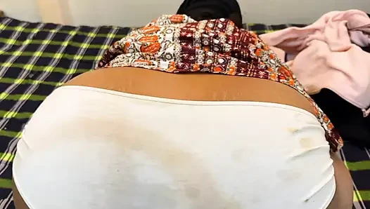 Arabian Hot Stepmom on Live!