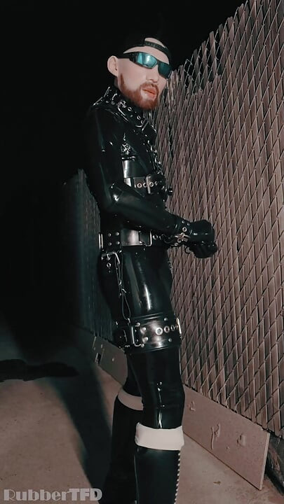 Zack's Nightcrawling σε εξωτερικό χώρο