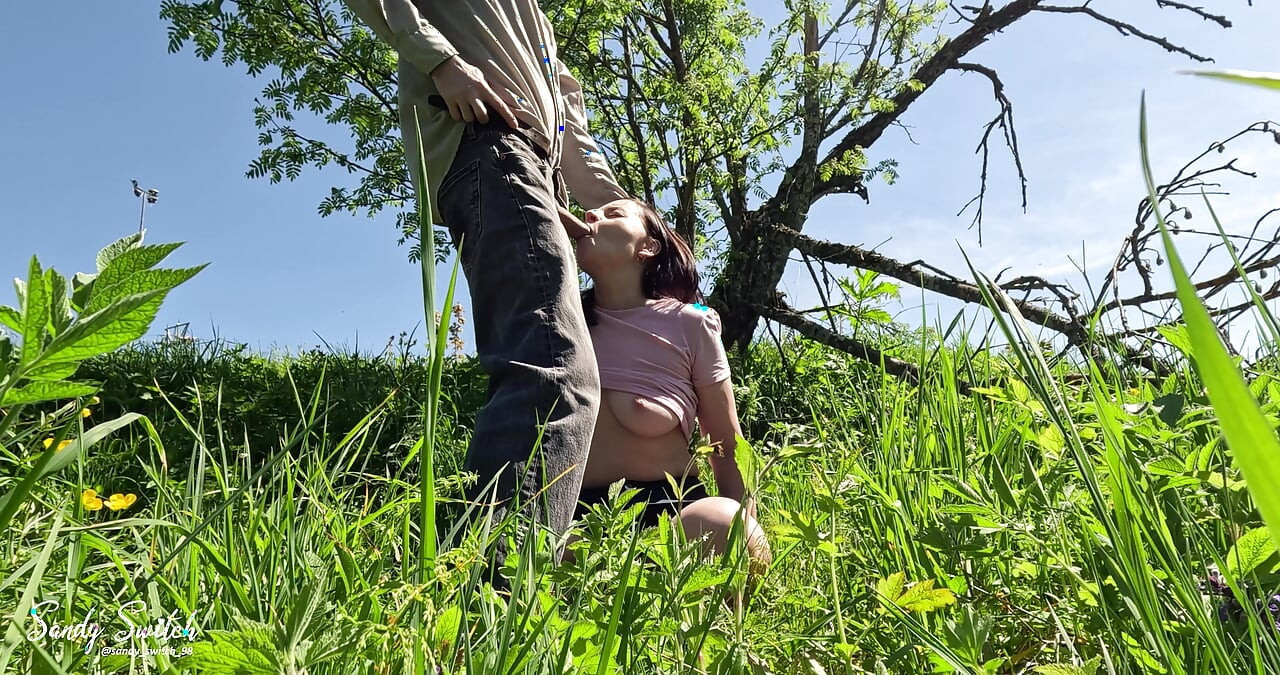 Outdoor amateur pov video: MILF with big natural tits gives blowjob