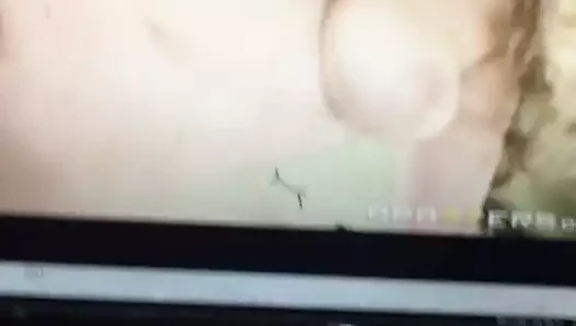 Flora Lorkaa'ya övgü