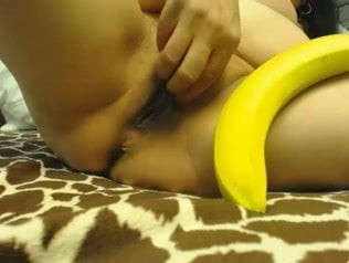 Chubby mature masturbates on cam