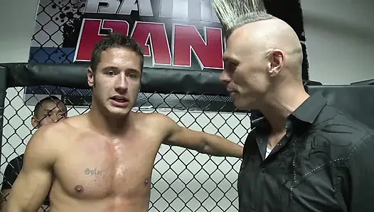 Büyük memeli büyük götlü yüzük kız büyük yarak kazananla sikişiyor