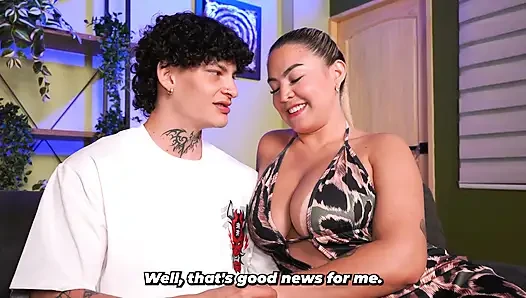 Busty stepmother ends up fucking her stepson after comforting him . Jordy Fabian y Daniela Gomez