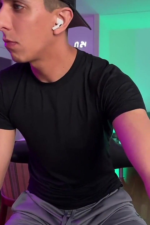 Leo Latte Almost 2-hour Livestream - Teasing, Stripping & Underwear Show