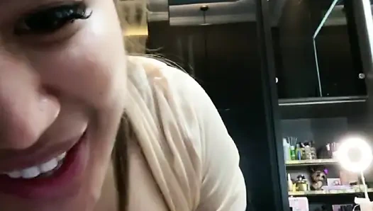 Keinginan di ranjang, maniak seks dari model indo selebgram