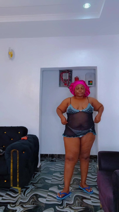 Sexy Ebony Milf in Lingerie