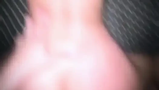 Üvey kız kardeşime karşı koyamadım ve bekaretini aldım