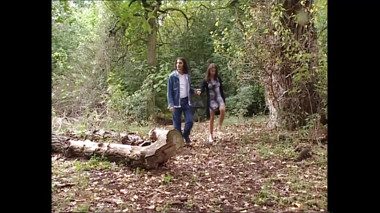 Büyük memeli harika orta yaşlı seksi kadın ormanda büyük amatör yarakla sikiliyor ve amının içine boşalıyor