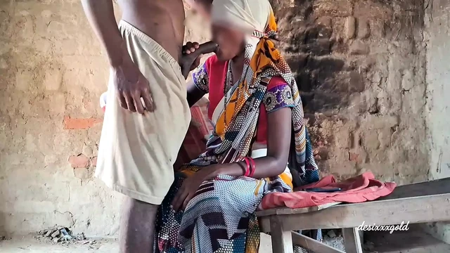 Desi sexy Bhoji's saree fucked on the bed best Indian sex video real desi sex