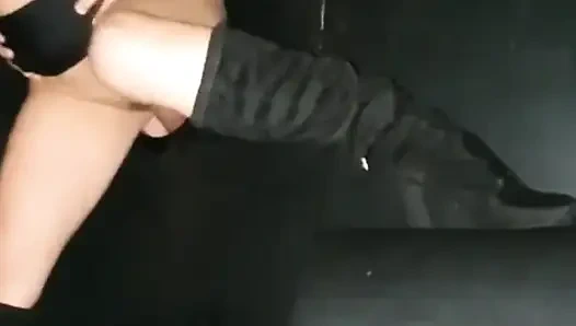 Ванесинья идёт в глори-хол и очень радуется