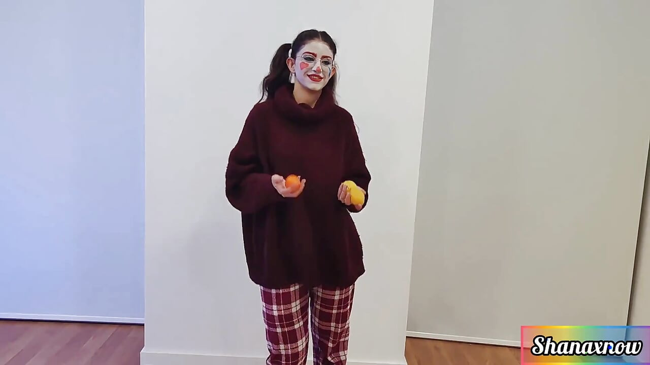 Shana The Clown เปลื้องผ้าที่เซ็กซี่ที่สุดช่วยตัวเอง สอนชักว่าว น้ําแตก