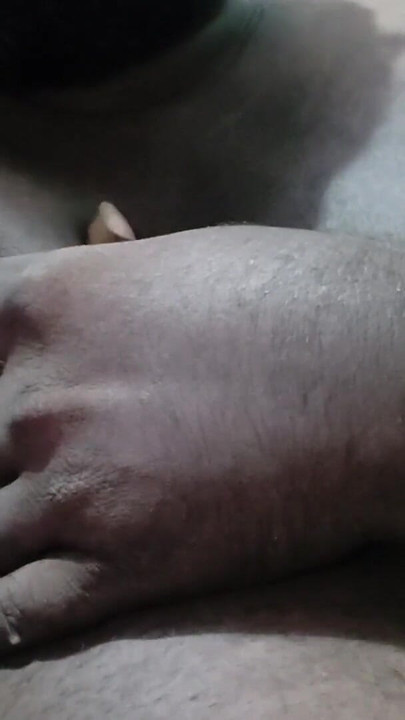 タミル語の男の子の熱いおっぱいと小便 | クリップ 2