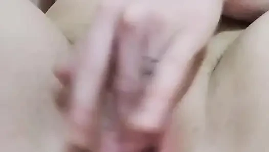Masturbiere meine muschi, bis sie sahnig ist
