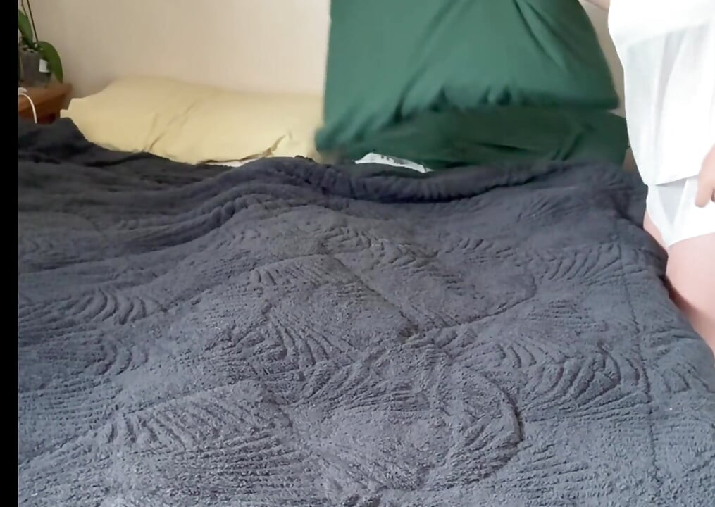 winner of the best solo selfie  masturbation  video for 2025 is this british beautiful babe