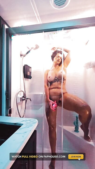 Indigo Rose Gets Solo Shower Time