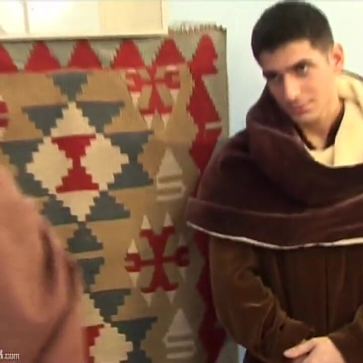 僧侶たちの三人組が制御を失う