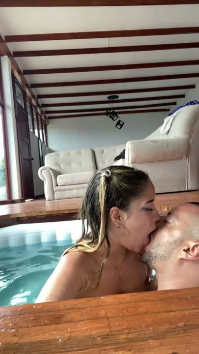 Stepsister ScarlettKent gets lick in her feet, toes and soles in a hot tub by her stepbrother | Clip 1