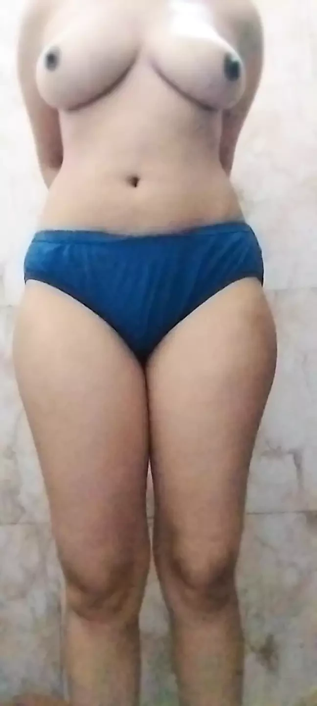 与年轻的印度辣妹做爱