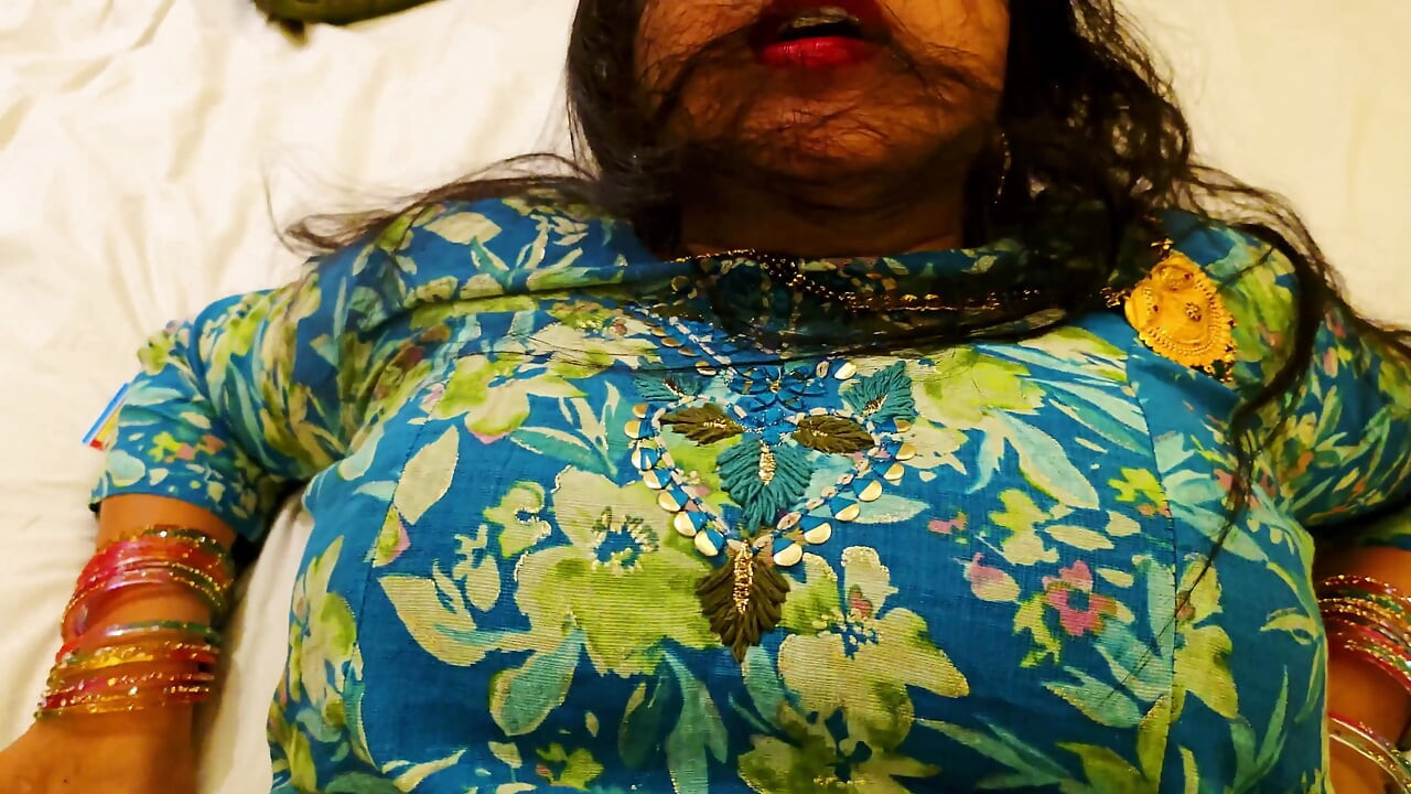 Step-sister and Step-brother Have Sex in a Hotel (hindi Voice)