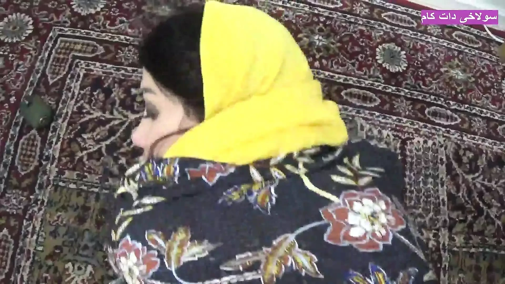 L'iraniana milf arrapata nahid viene scopata dal figliastro