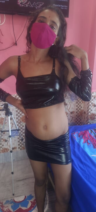 Kolkata housewife modelling hot dancing dress