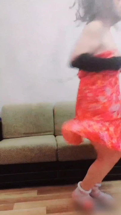 Kultni trenutak iz "Sissy Big Size Man Majice Seksi Mini Vruća Kurva Crossdresser Kitty White, Velika Guza, Velika Guza, Lady Boy, Ona je"