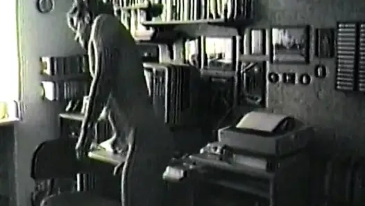 Bulduğum eski videolarda çıplak