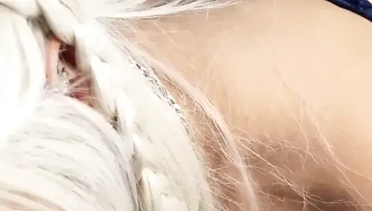 Meine weißhaarige blondine gibt eine perfekte tiefe kehle