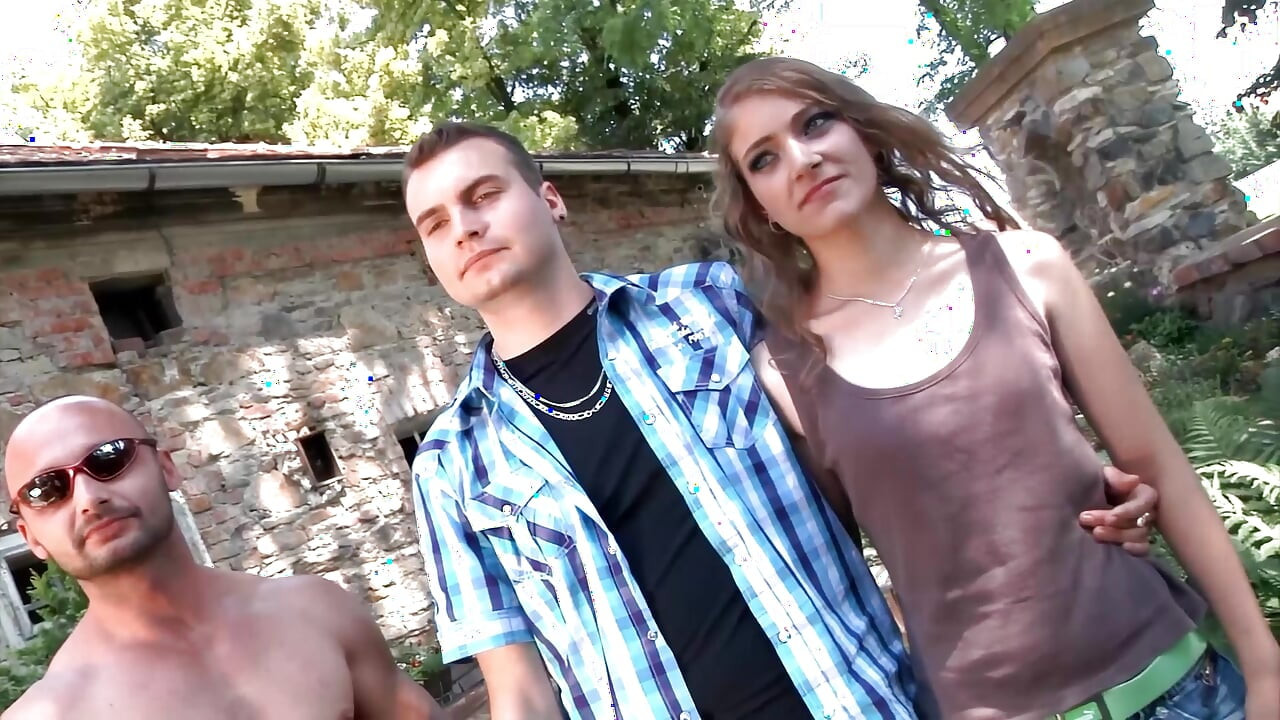 Gorące niemieckie żony ruchane przed kamerą