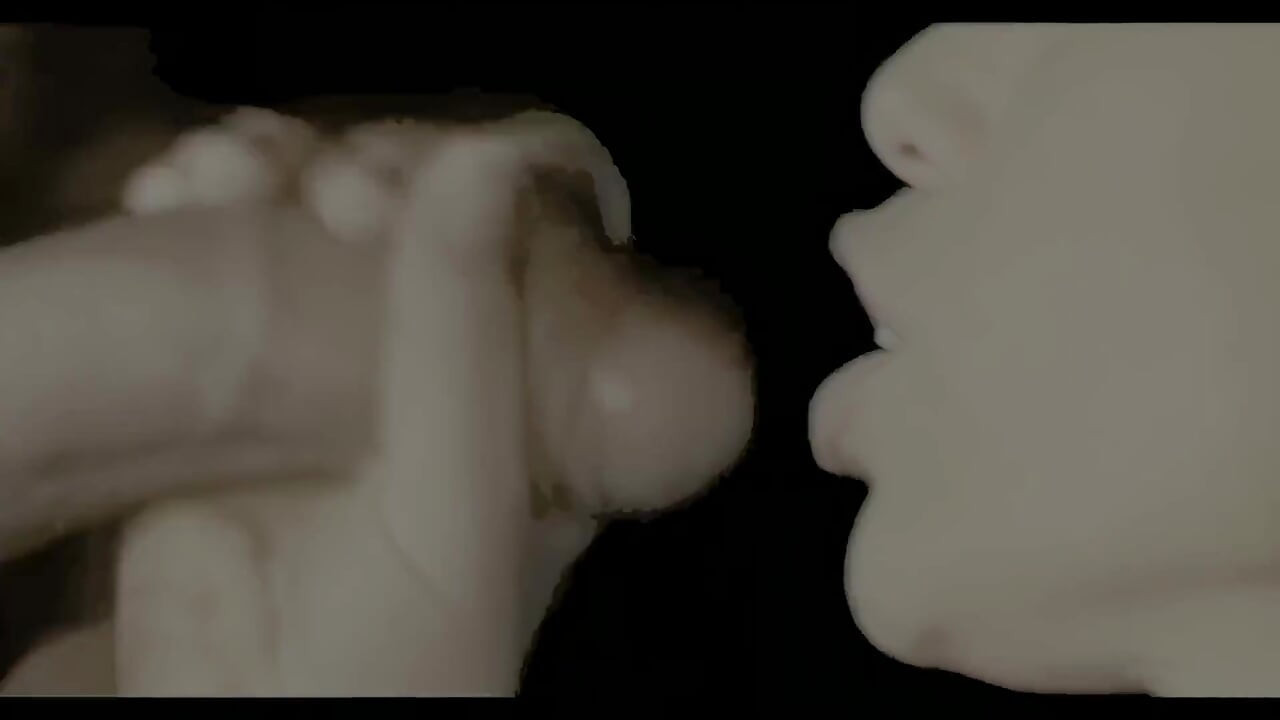 Reina Recibe Sexo Oral En El Culo a Perro