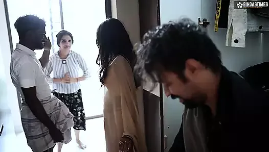 Desi as estrelas pornô indianas têm uma verdadeira luta de gatos nos bastidores. Bts se transforma em foda hardcore. filme completo