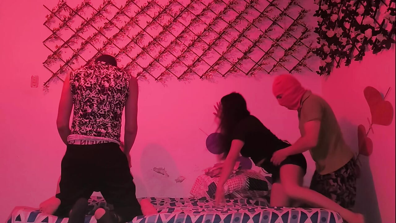 Two couples fuck simultaneously with cheap whores from India