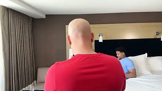 Shaundam и Гарри принимают Саут-Сайд Никки в Паунд-Таун