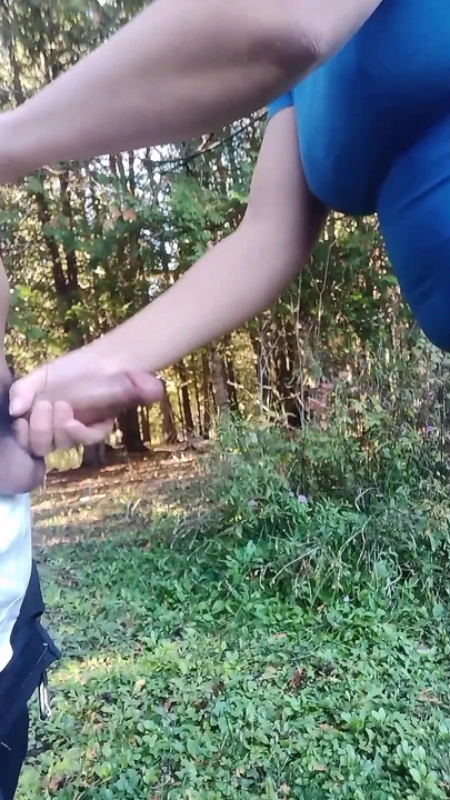 Momen ikonik dari "sepong kontol di taman umum & crot sperma"