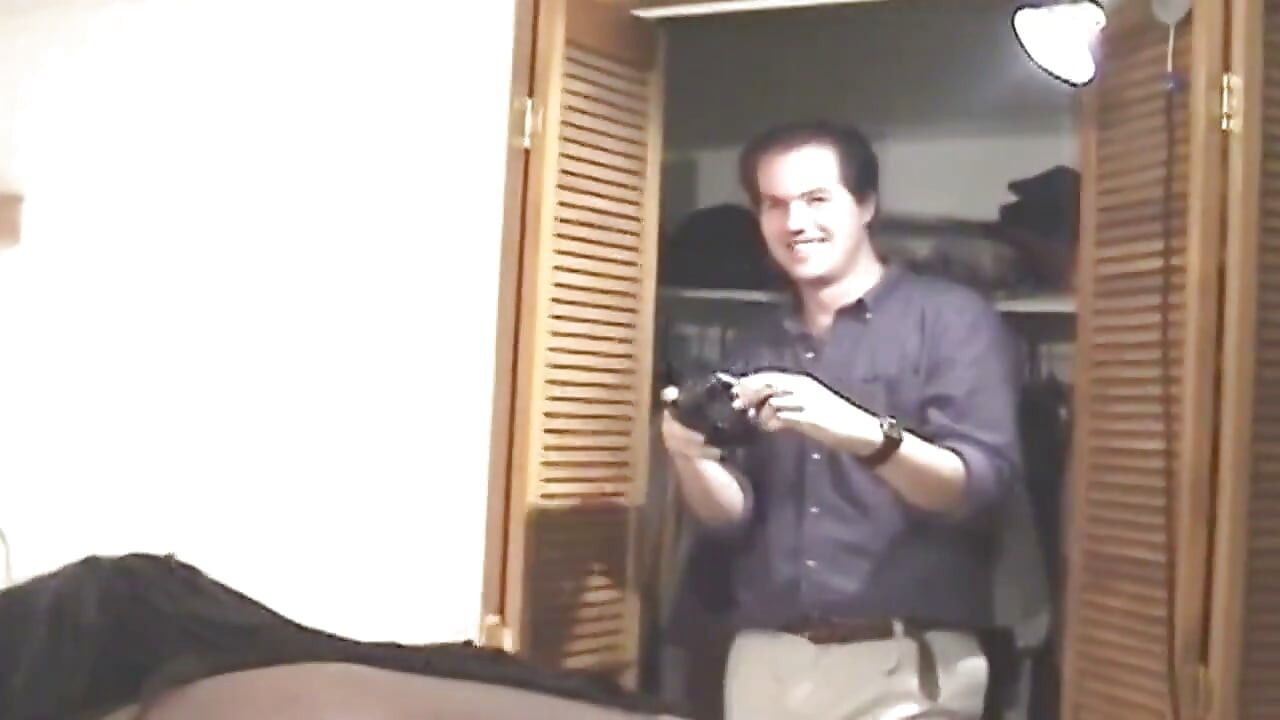 Une MILF mature prend une grosse bite noire au fond d’une baise hardcore