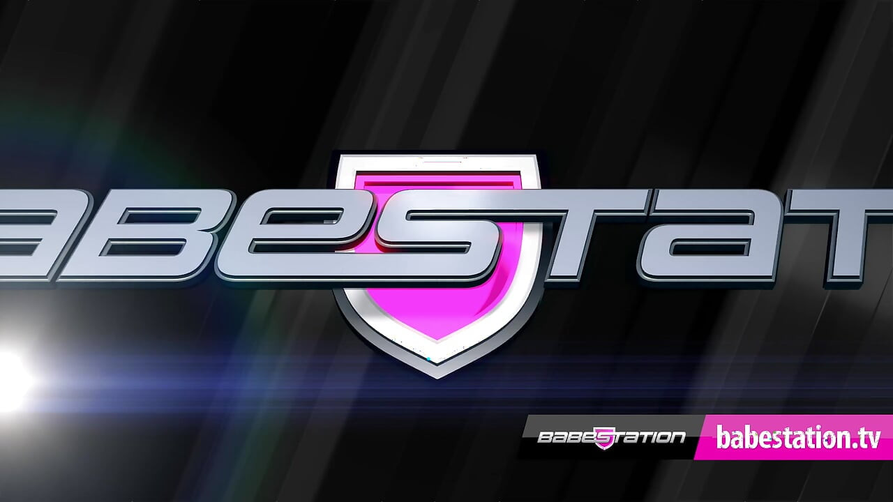 Babestation - cô bé tóc vàng người Anh elizabeth romanova cọ xát âm hộ của cô ấy